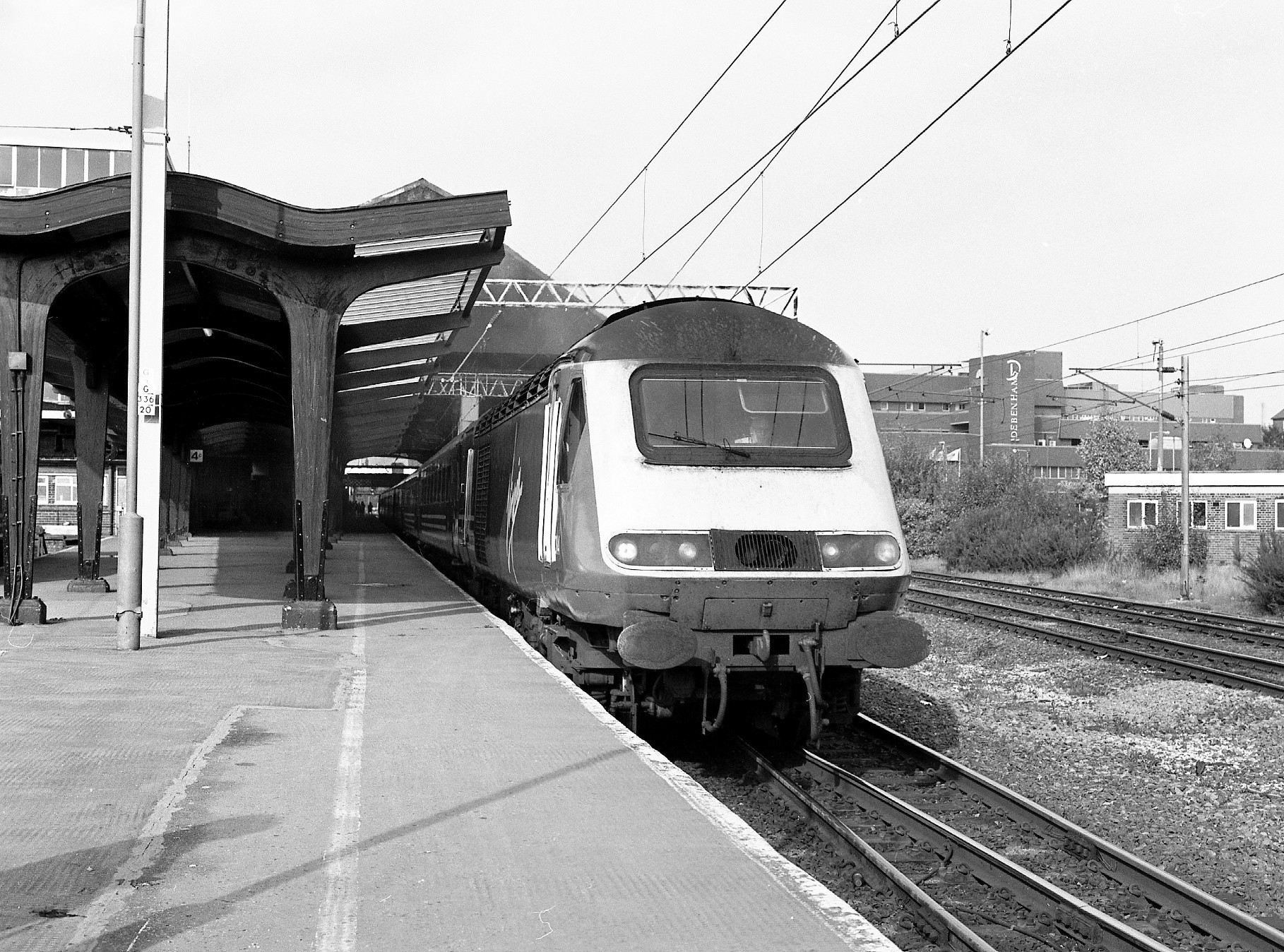 Following privatisation 43014 was assigned to Virgin Cross-Country services, between the North and the South West – duties which it carried out in the days of British Railways. Operating in the southerly direction on the west coast mainline the locomotive is pictured whilst making an obligatory stop at Preston on 16th October 1999. Bob Green