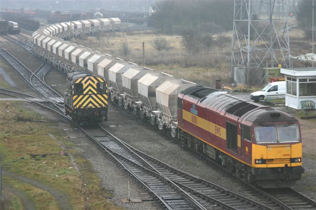 60001 approaching Tees yard with 6M46 Redcar to Hardendale empty lime hoppers, 9th January 2006. Ian Tunstall
The Redcar portion is combined at Tees yard with another portion from Lackenby, the combined train then being booked to be worked forward to Hardendale by the locomotive on the Lackenby portion.